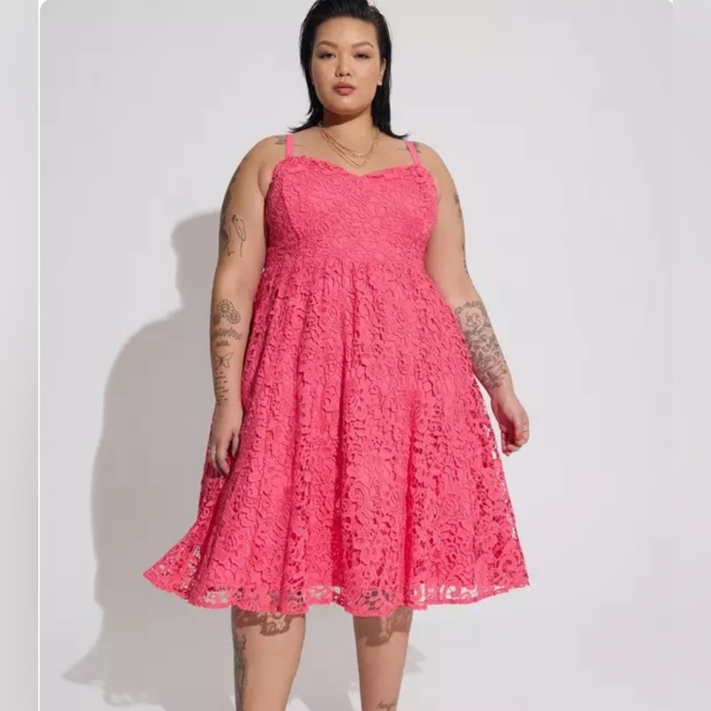 Torrid size 2 Midi Crochet Lace Sweetheart Dress